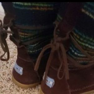 Toms Wool Stripe Nepal Boots in Chocolate size 6